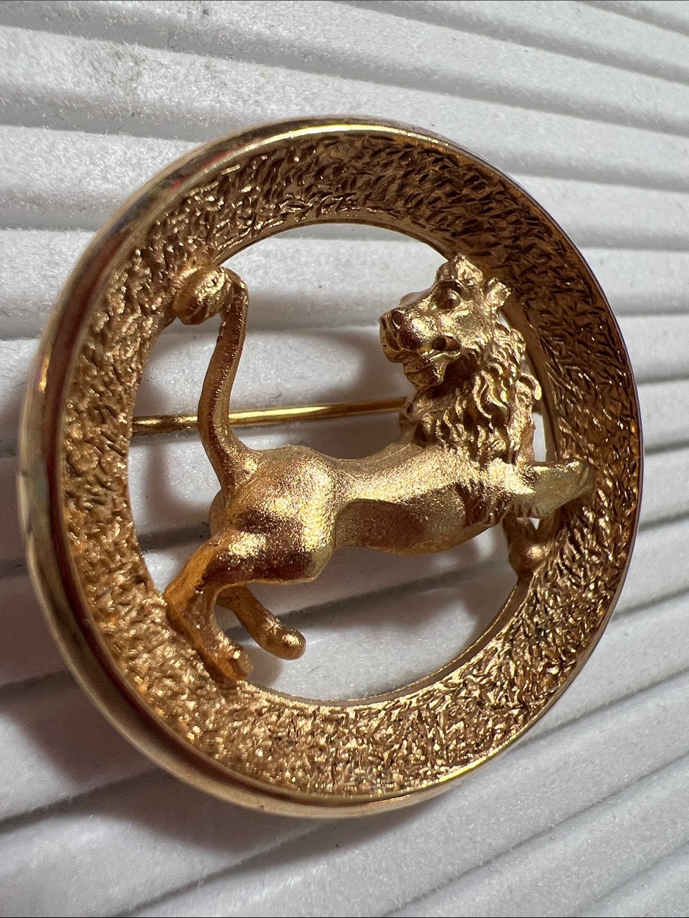 Vintage Crown Trifari Leo Zodiac Brooch - Picture 6 of 6